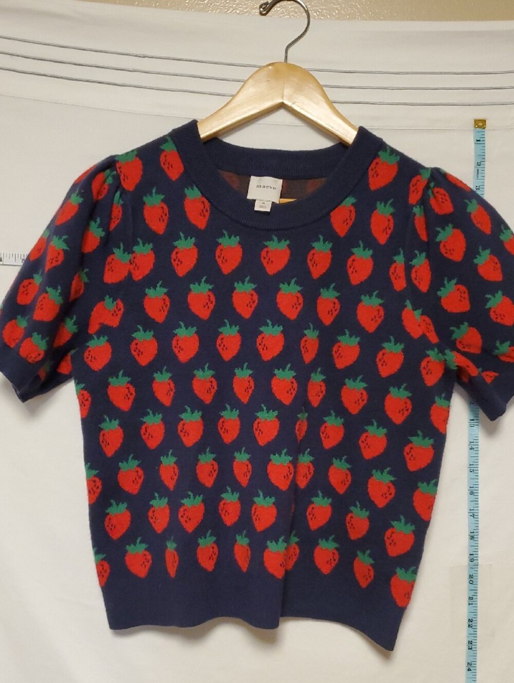 Maeve Anthropologie Navy Short Puff Sleeve Sweater Red Strawberry Med Novelty - Picture 2 of 5